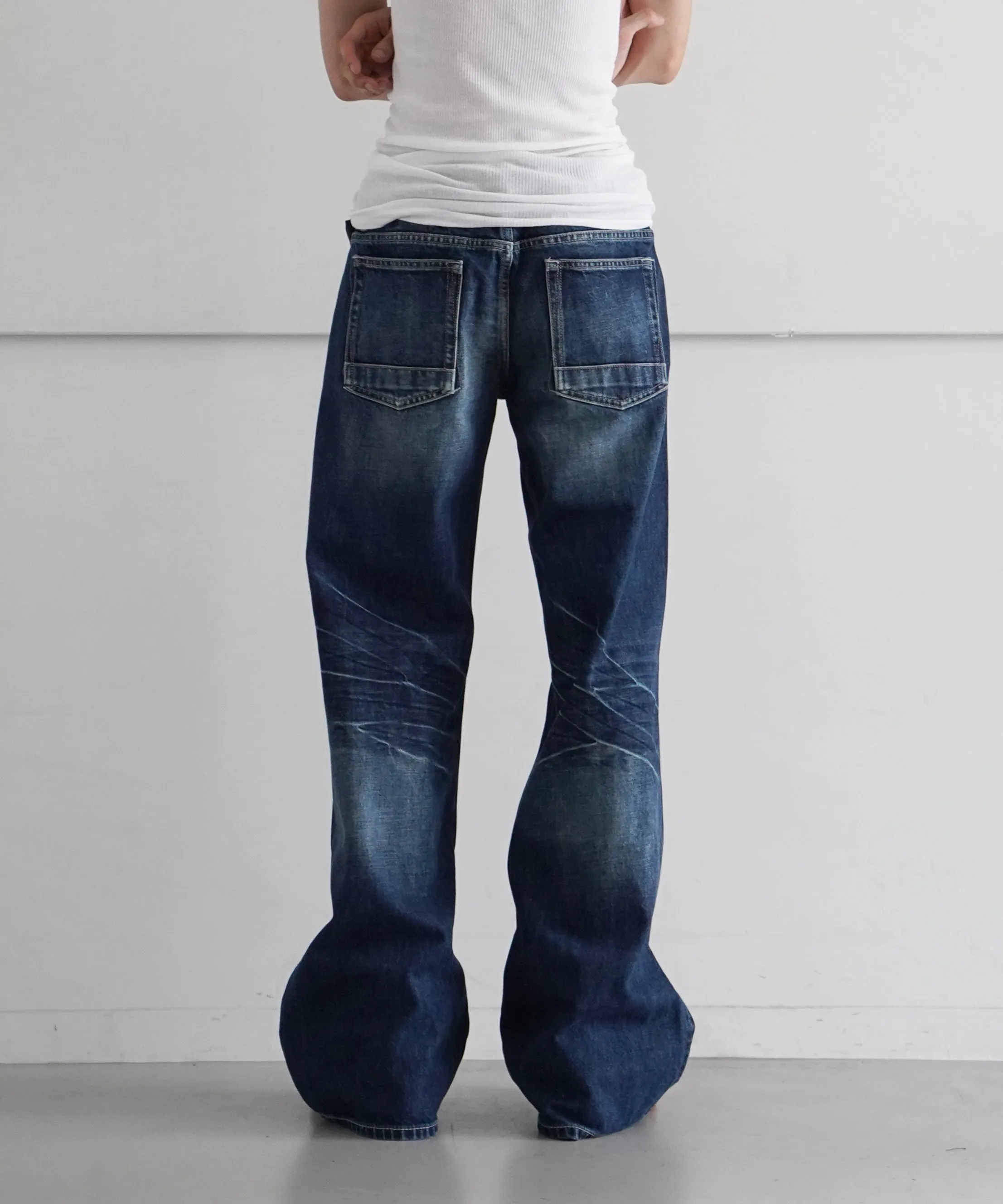 FAX COPY EXPRESS The Wide denim in Dark wash "DARK BLUE"