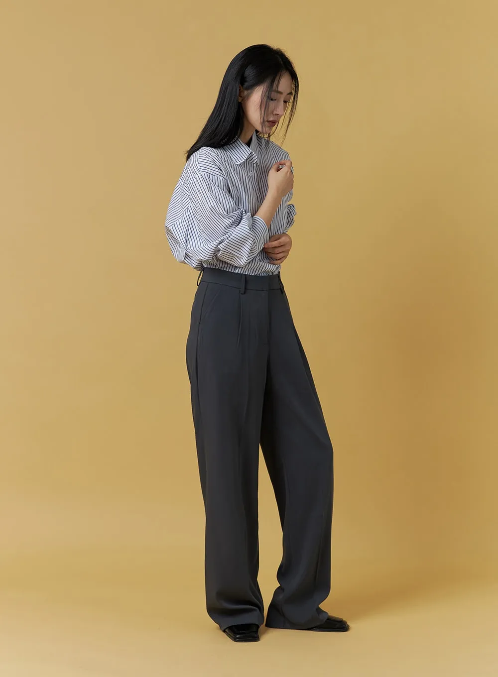 Pintuck Wide-Fit Tailored Pants ON303