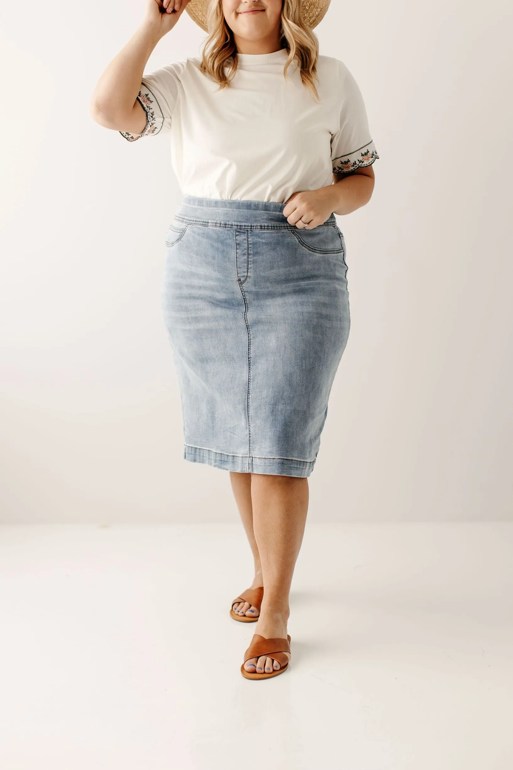 'Sara' Classic Denim Skirt in Light Wash