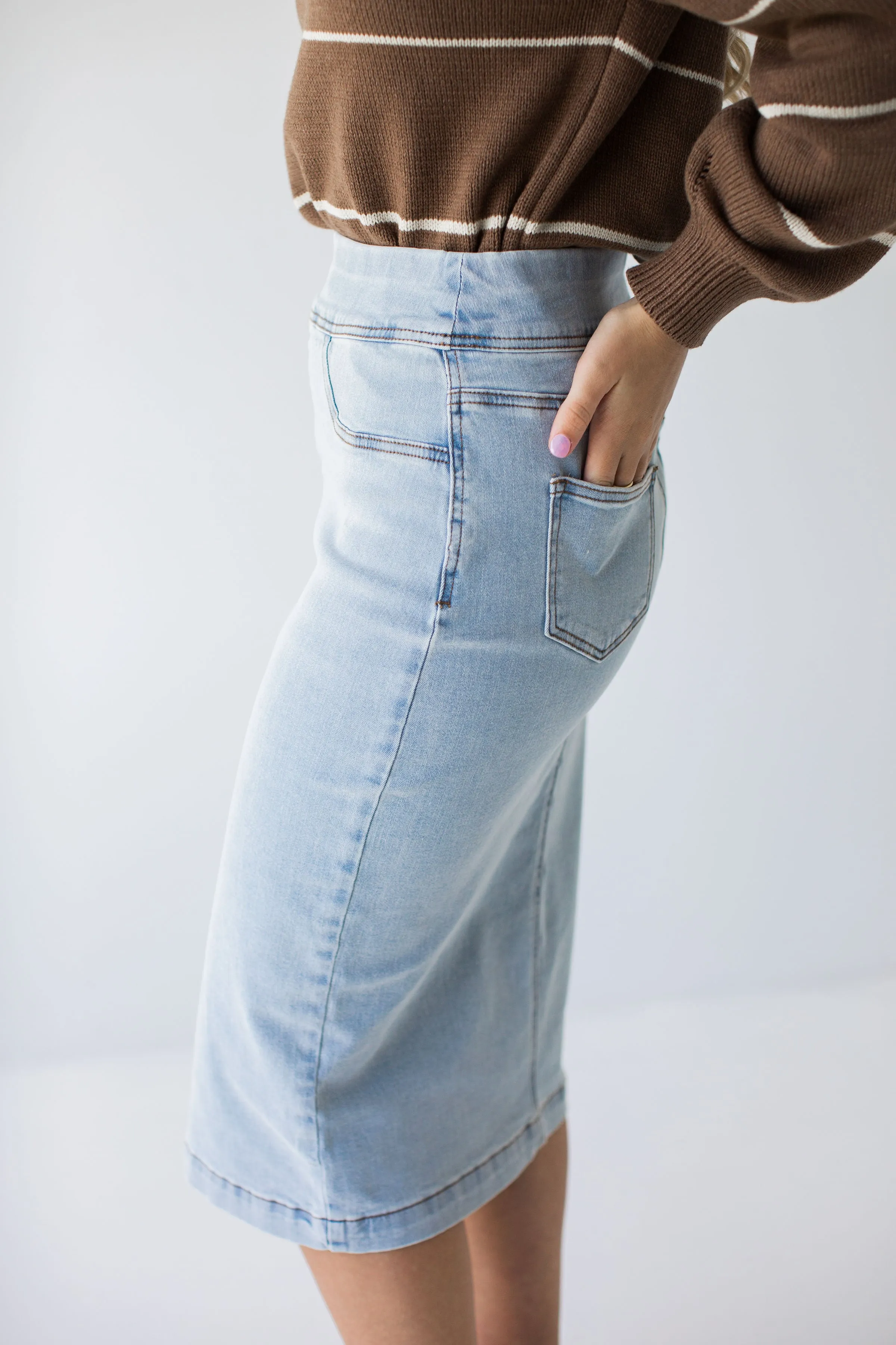 'Sara' Classic Denim Skirt in Light Wash