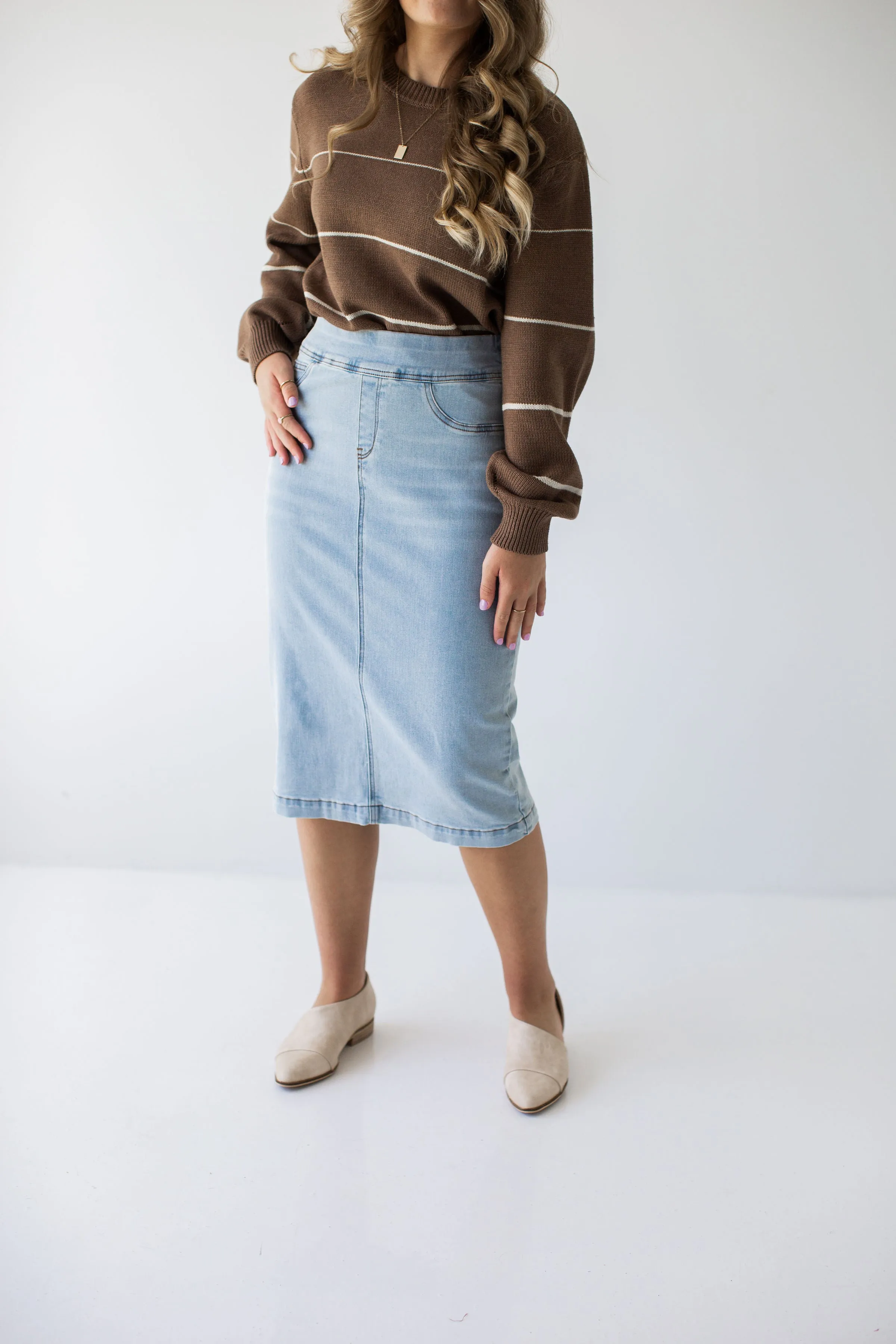 'Sara' Classic Denim Skirt in Light Wash